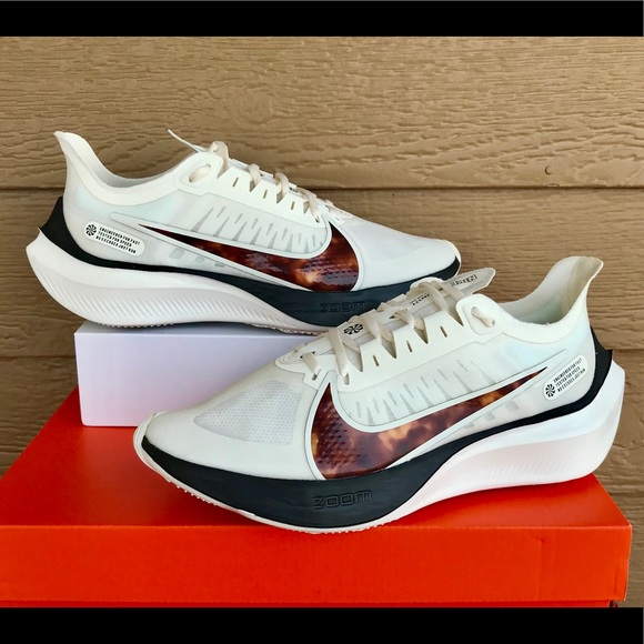 nike zoom gravity barely rose